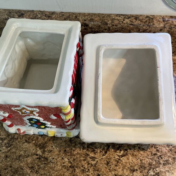 Vintage World Bazaars Gingerbread House Christmas Cookie Jar - Picture 6 of 12